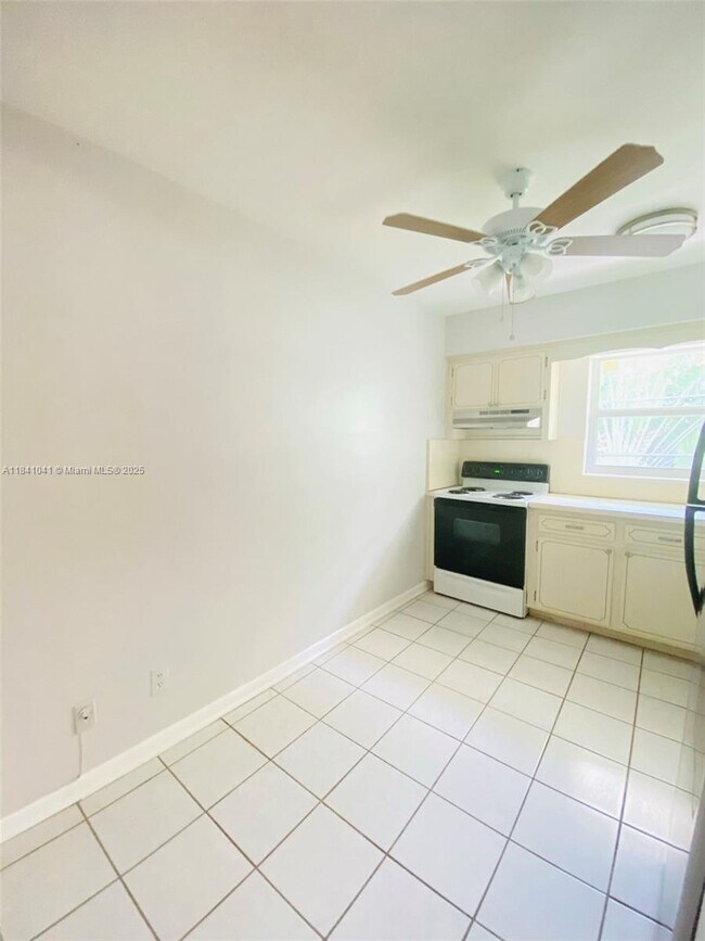 Building Photo - 1100 Atlantic Shores Blvd