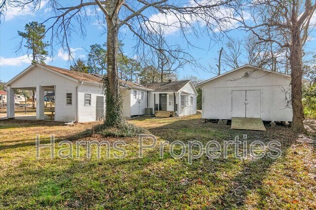 Building Photo - 185 Weiss Bluff Rd