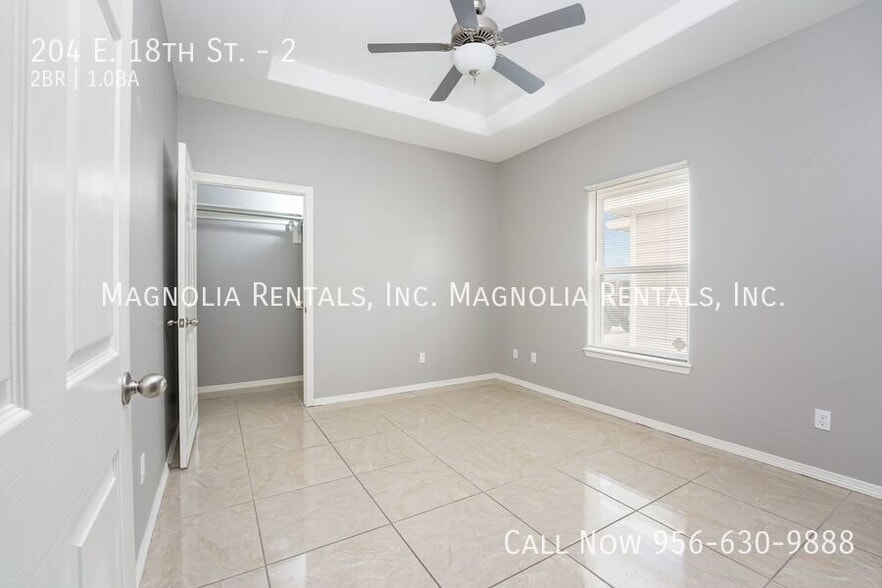 Building Photo - 204 E 18th St