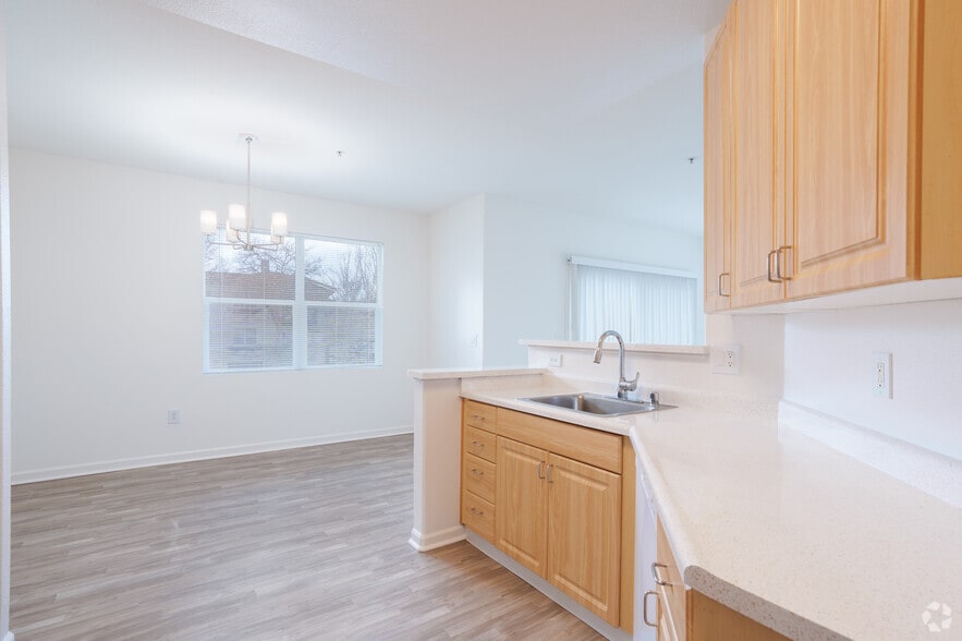2BR, 1BA - 1010SF - Kitchen - Cornerstone at Gale Ranch