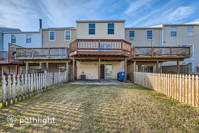 Building Photo - 9 Greenleaf Rd, Parkville, MD, 21234