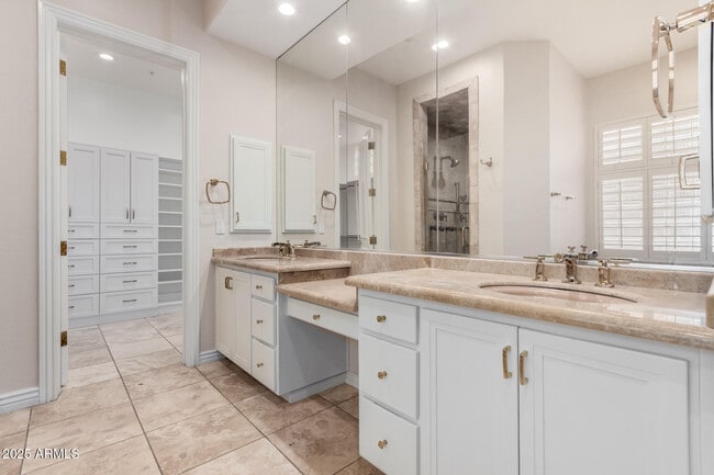Building Photo - 8317 E Feathersong Ln