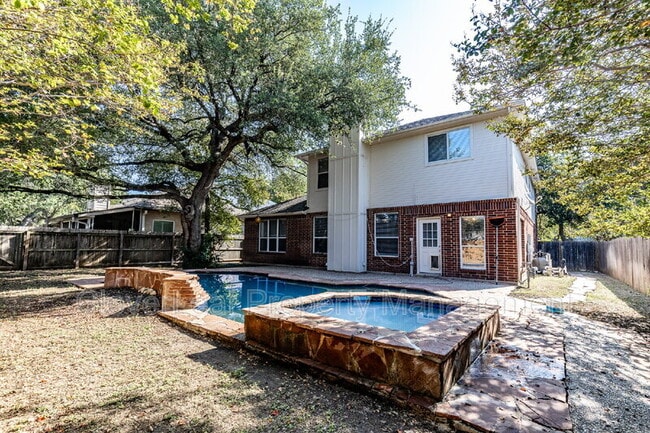 Building Photo - 16615 Raven Glenn