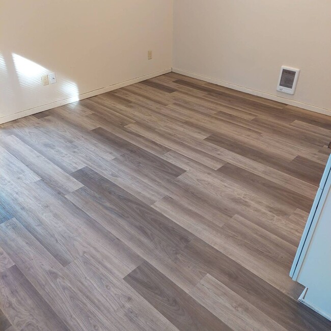 Building Photo - Studio Near the Deschutes River and Old Mi...