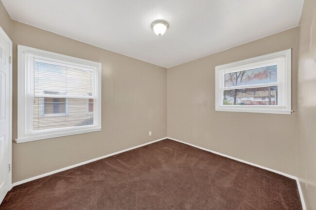 Building Photo - 219 Presley Rd