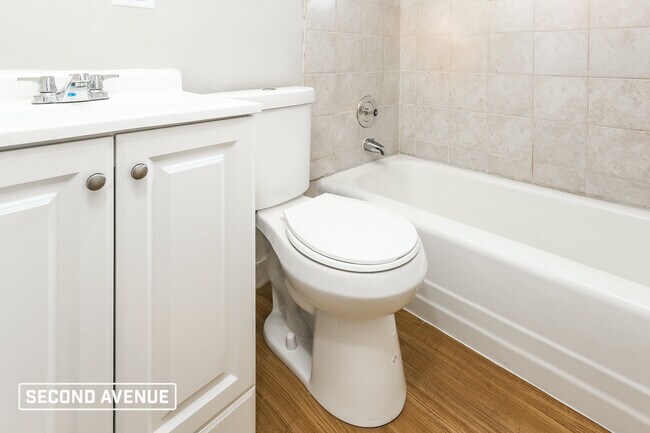 Building Photo - 136 College Park Dr