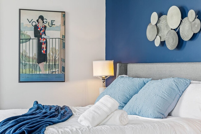 Building Photo - 301 S Front St