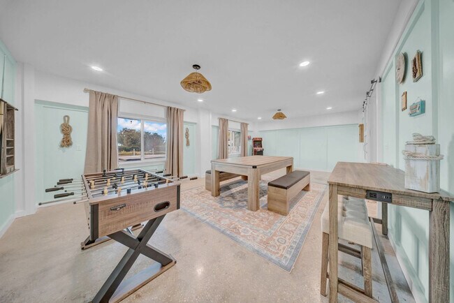 Building Photo - 555 S Gulf Dr
