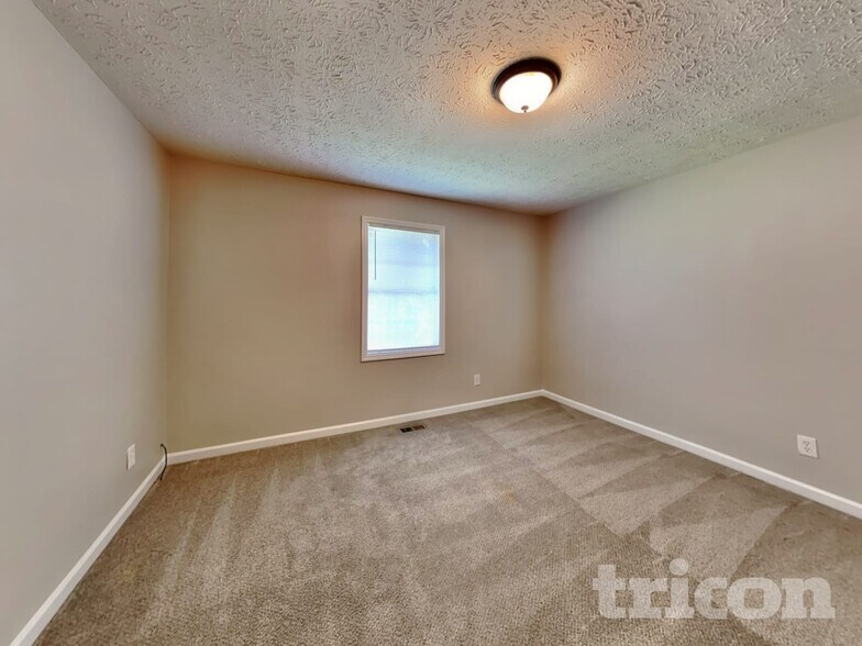 Building Photo - 3173 Rocky Point Ct