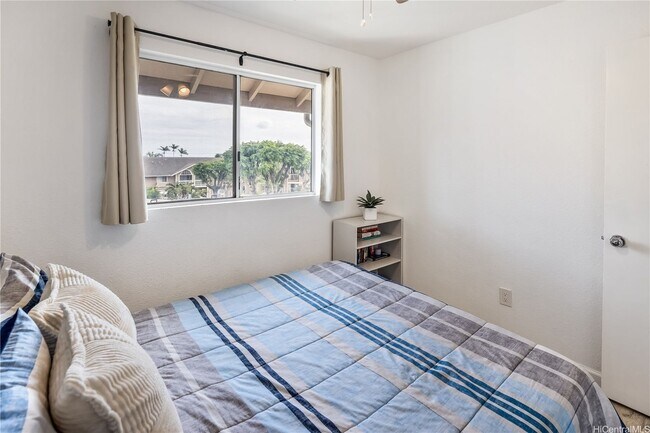 Building Photo - AVAILABLE NOW! 2 bed, 2 bath, 1 parking