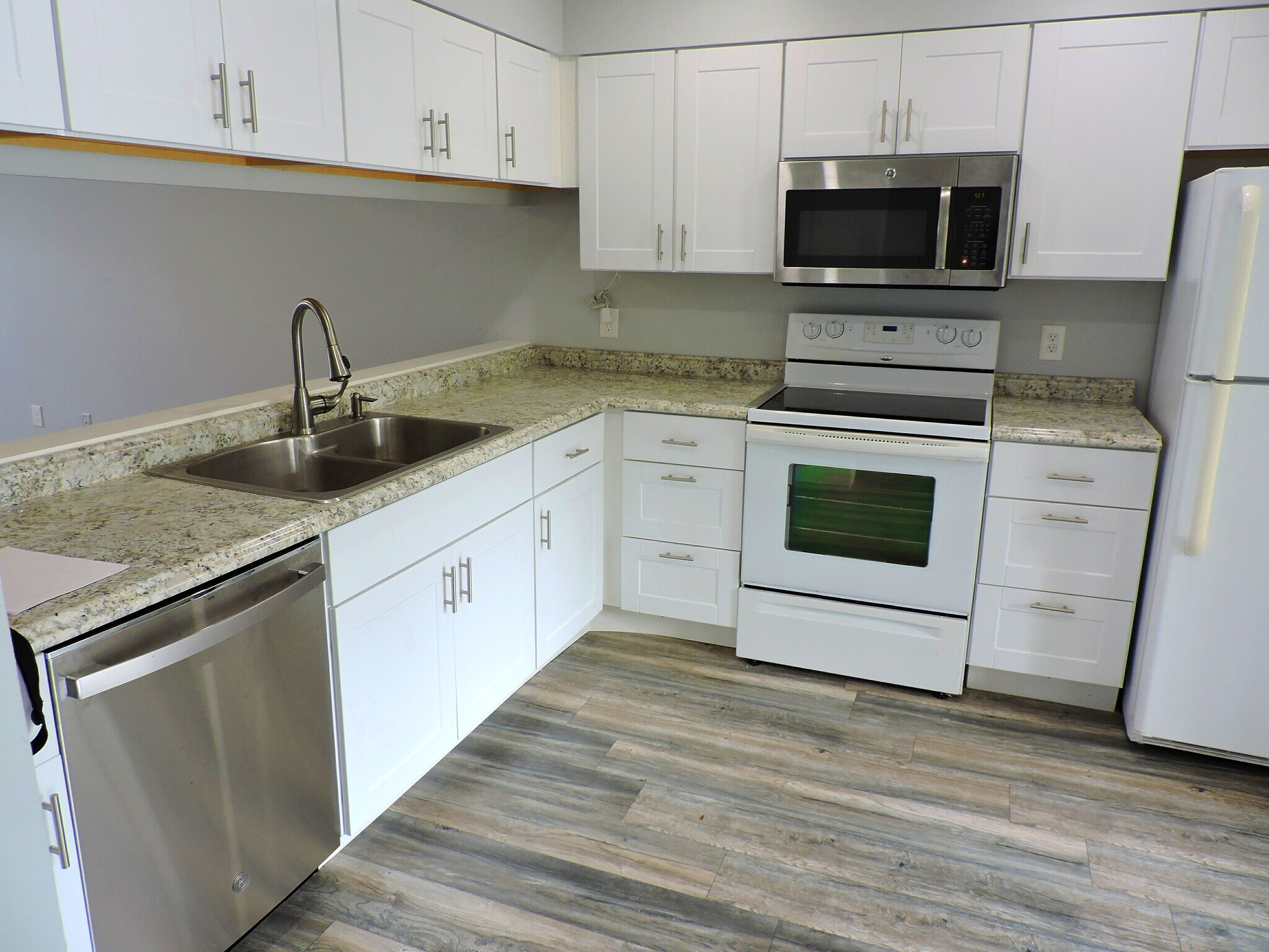 Building Photo - 6198 Riverwalk Ln