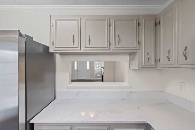 Building Photo - 2018 Briar Ct