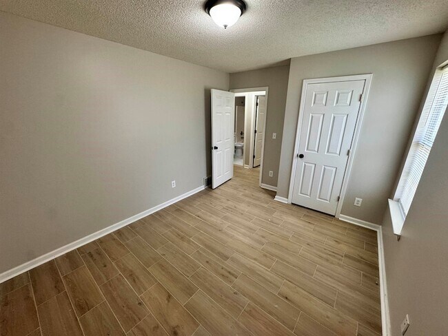 Building Photo - 6628 Whitten Grove Dr