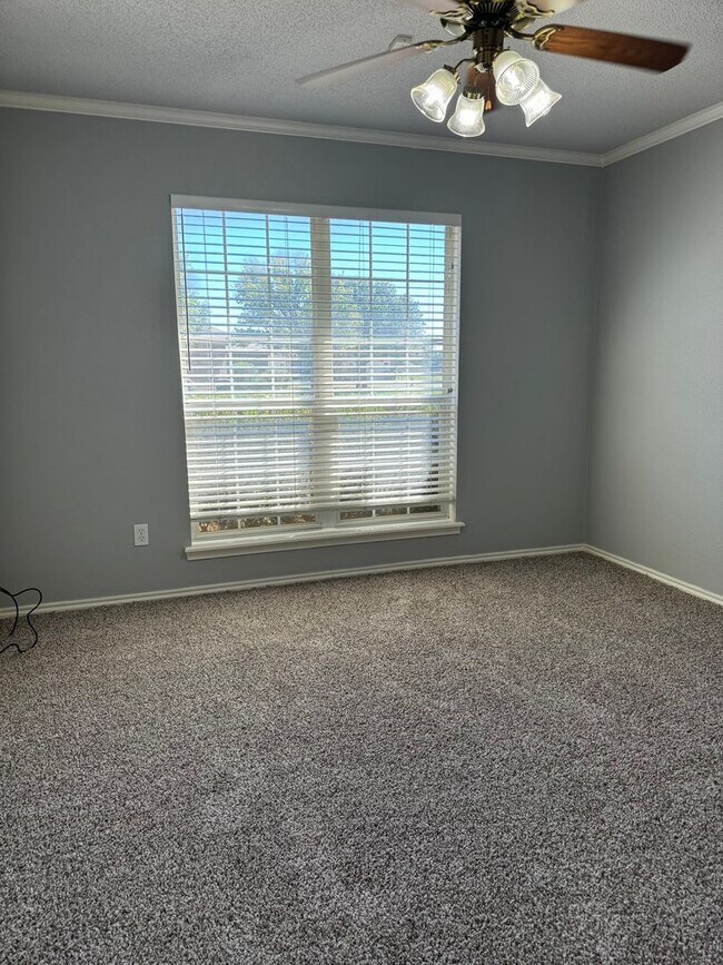 Building Photo - Shadow Hills Delight