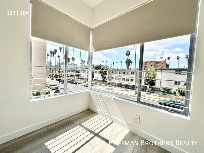 Building Photo - 316 S Mariposa Ave