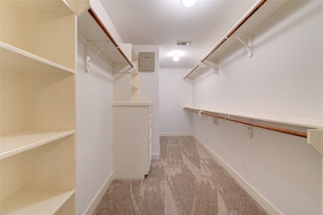 Building Photo - 11315 S Main St