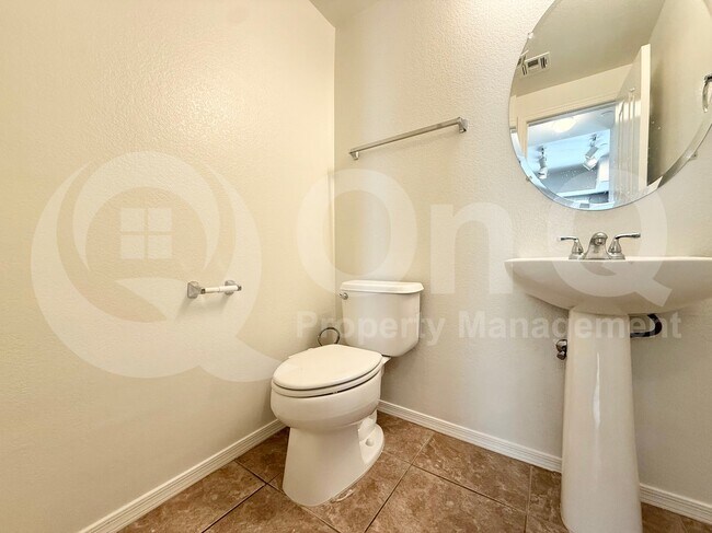 Building Photo - 900 S 94th St