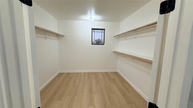 Building Photo - 5673 Solana Ranch Rd