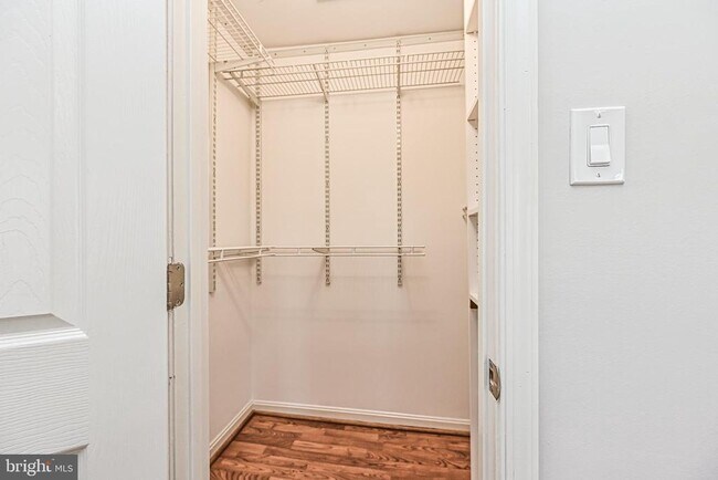 Building Photo - 9929 Hemlock Woods Ln