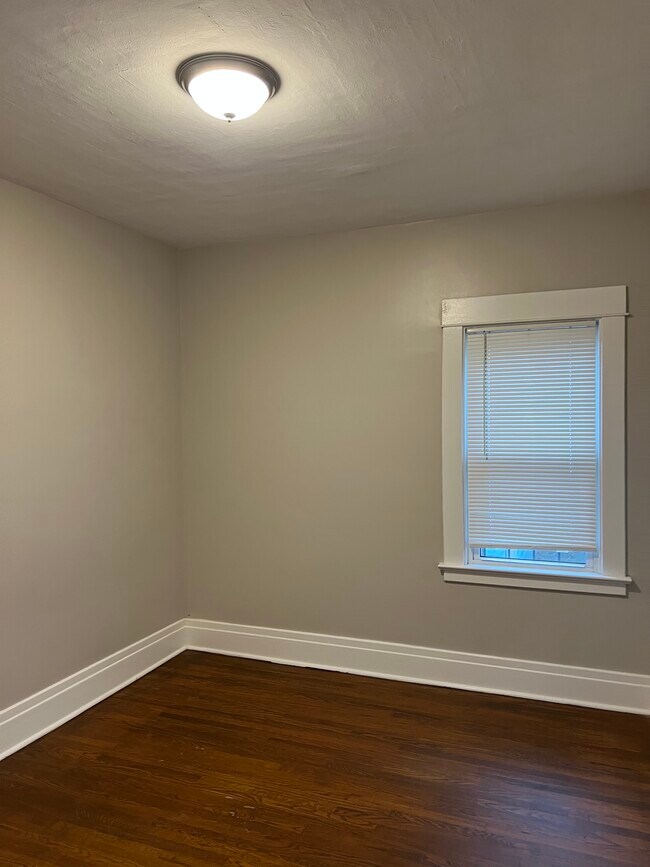 Building Photo - 101 Maple Ridge Ave