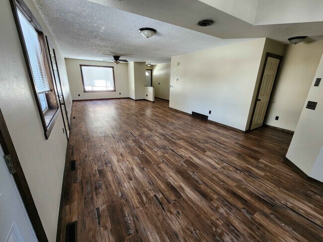 Building Photo - 1054/1056 Zephyr