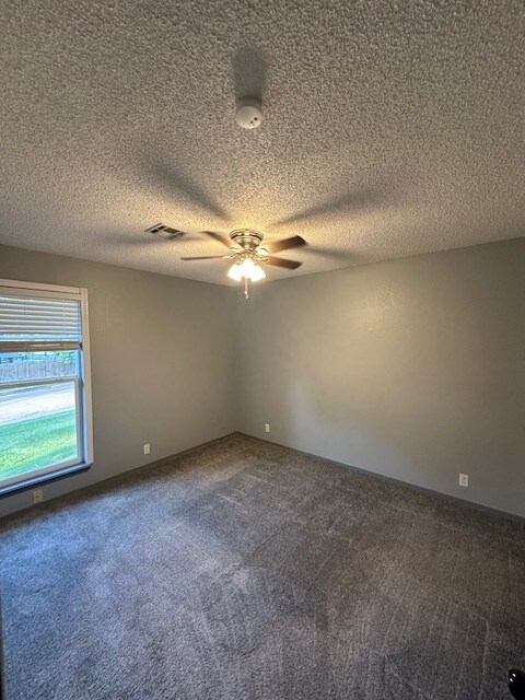 Building Photo - 4623 Hemlock Ln