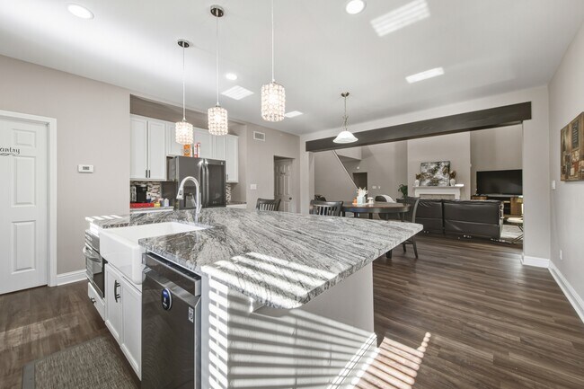 Building Photo - 213 E Peck Blvd