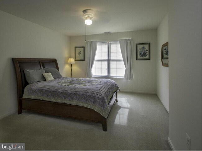 Building Photo - Severna Park Colonial