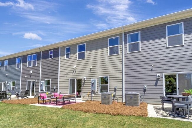 Building Photo - Lavanya Townhouse Arberdene