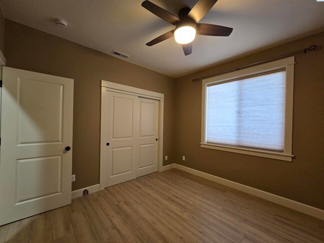 Building Photo - 3/4 Acre lot with Pool/Hot and Lawn Care I...
