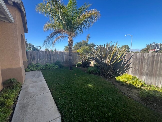 Building Photo - 2753 Stephen Pl