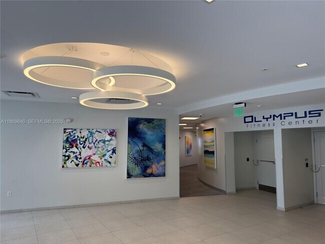 Building Photo - 2500 Parkview Dr