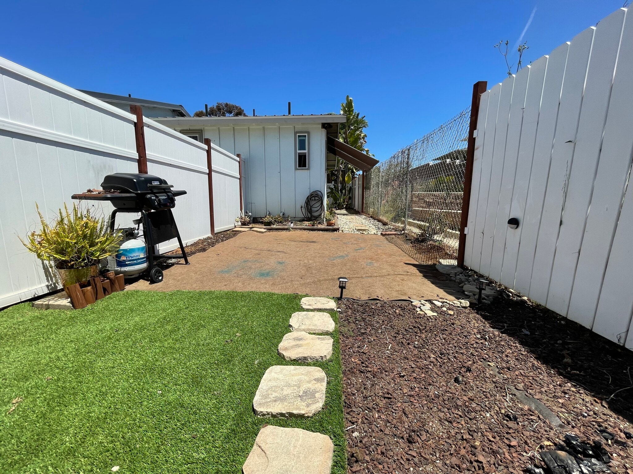 Building Photo - 2347 Pio Pico Dr