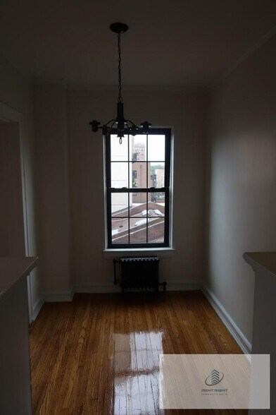 Building Photo - 426 W Briar Pl