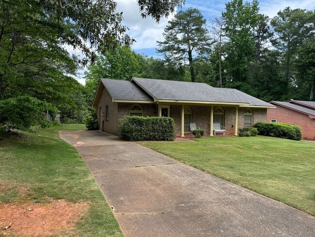 Building Photo - Great location in Auburn!