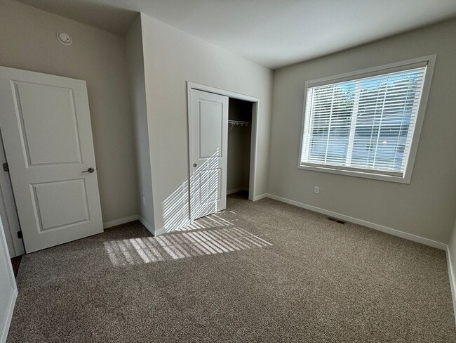 Building Photo - NEW CONSTRUCTION - 3 bed/2 bath townhomes