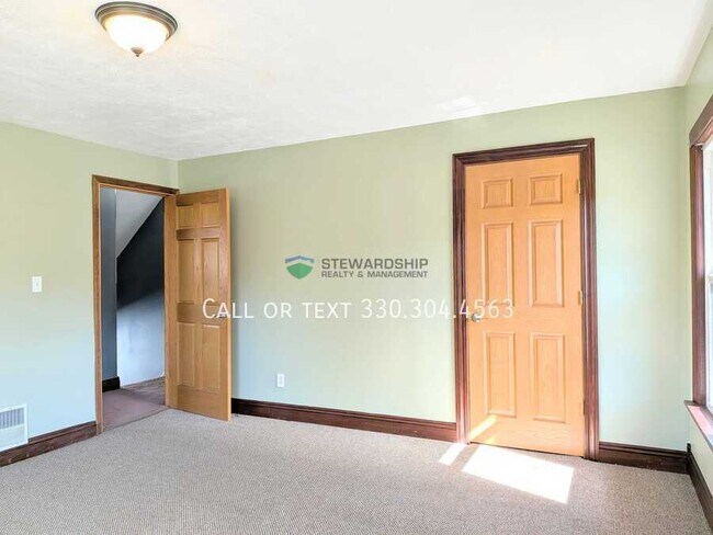 Building Photo - 750 Amherst Rd NE