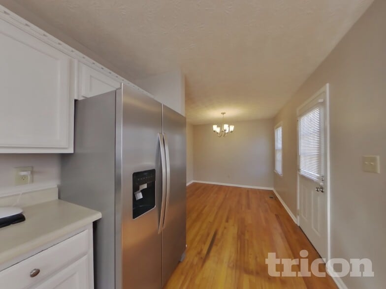 Building Photo - 15 Gregory Ln