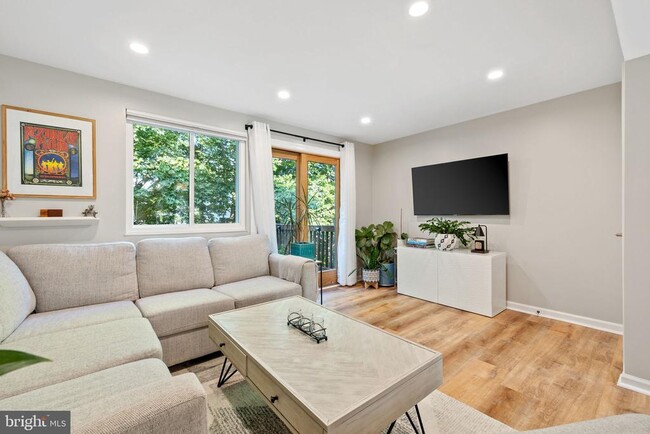 Building Photo - 3772 Sudley Ford Ct