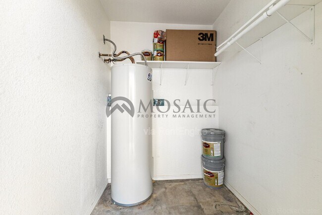 Building Photo - 280 S Elizabeth Way