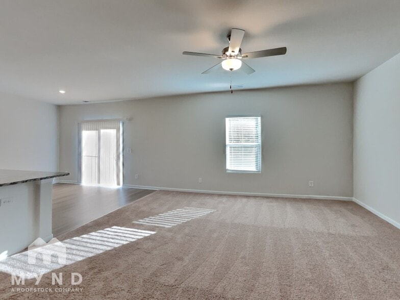 Building Photo - 385 Ivy Bank Dr