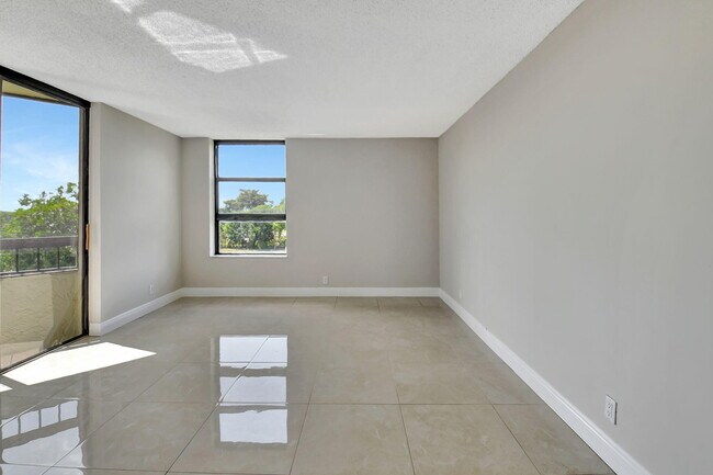 Building Photo - 6372 La Costa Dr