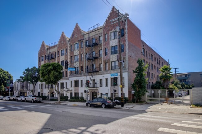 Building Photo - Hollymont Apartments