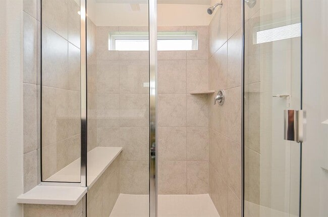 Building Photo - 4656 Peony Grn Dr