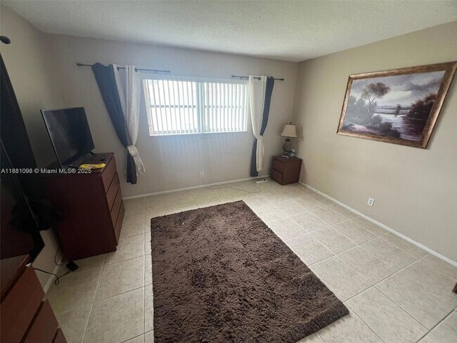 Building Photo - 1440 NW 43 Terrace