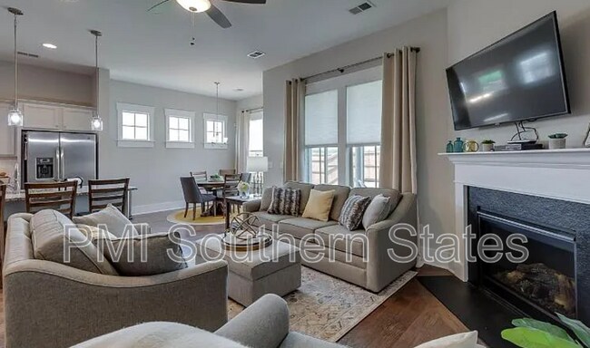 Building Photo - 607 Torridon Ln