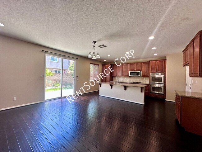 Building Photo - 28390 Esplanada Dr