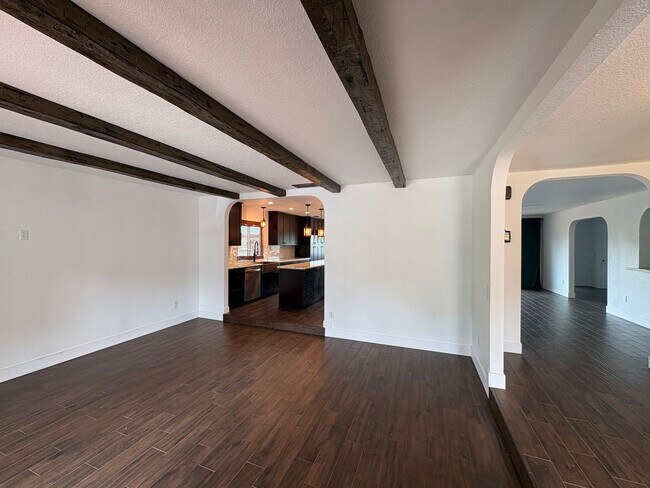 Building Photo - Spacious Vista Home with Large Lot, Designer Finishes & Guest Suite