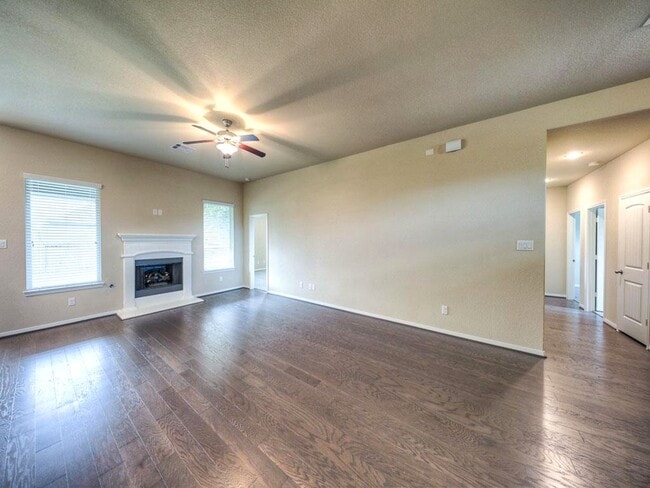 Building Photo - 1530 Holly Chase Ct