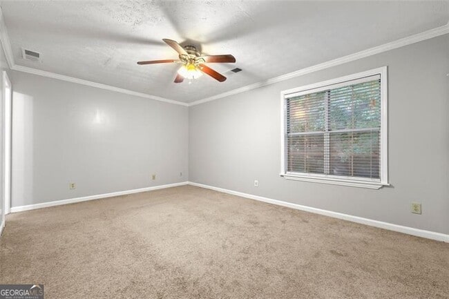 Building Photo - 1068 HUNTINGTON